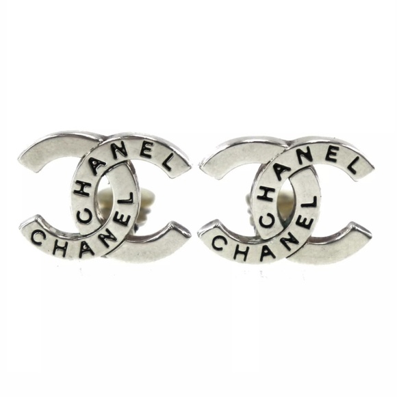 ❌SOLD❌ Chanel Vintage Silver Clip On Earrings - Picture 2 of 3